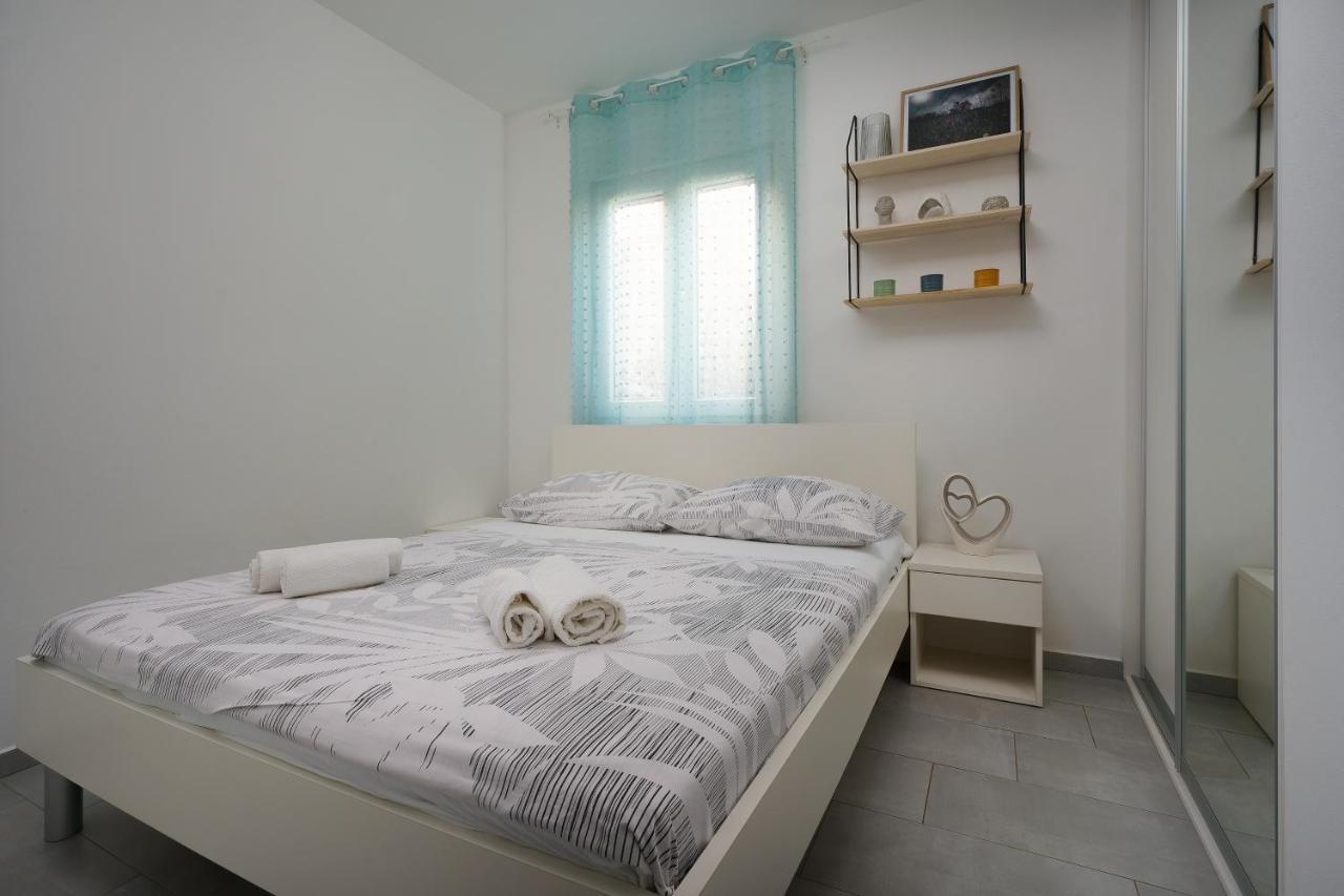 Apartments Elena Tia Медулин Екстер'єр фото