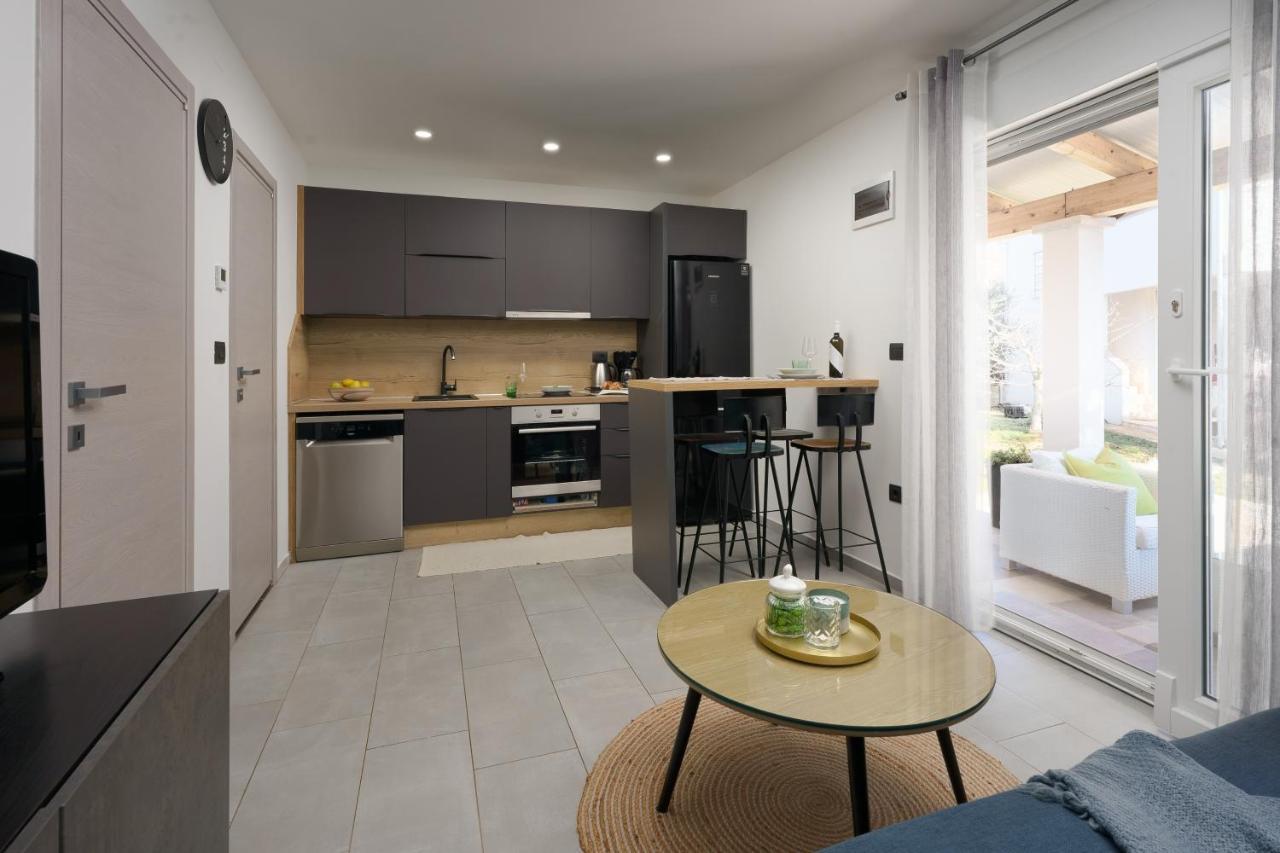 Apartments Elena Tia Медулин Екстер'єр фото